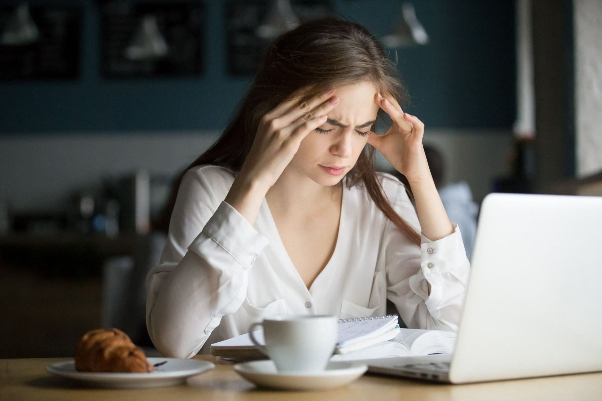How long does valium take to work and what are the side effects of Valium? (Image by yanalya on Freepik)